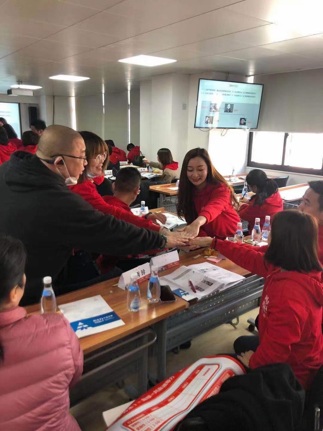 【张诚忠老师】 3月10日，张诚忠老师给医药行业高层带来《共赢领导力》总裁班课程圆满成功