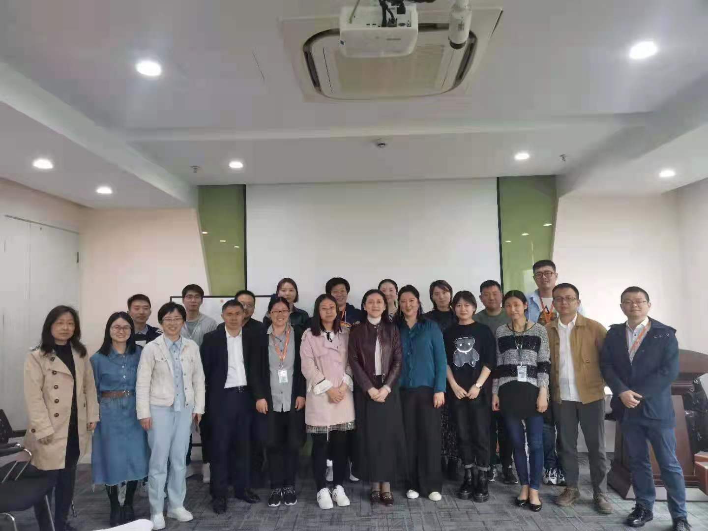 张路喆老师4月23-24日受邀上海某互联网公司讲授《高绩效销售团队建设与管理》课程圆满结束！