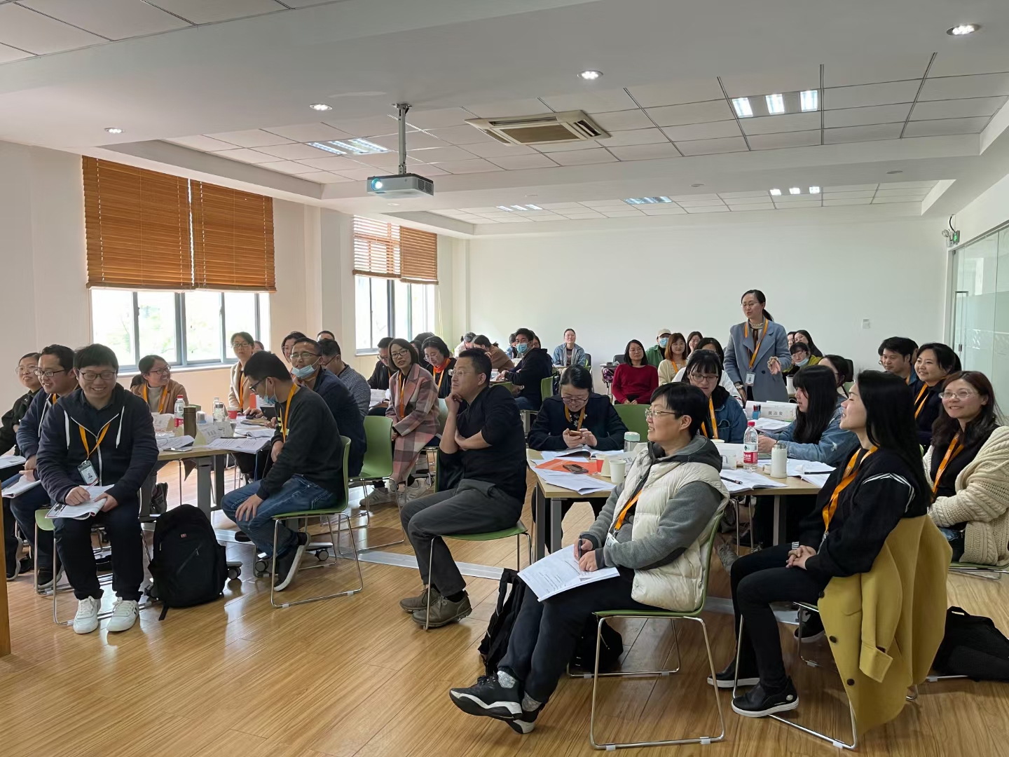 余世勇老师4月15-16号为上海某电器公司讲授《非财务人员的财务管理》课程圆满结束