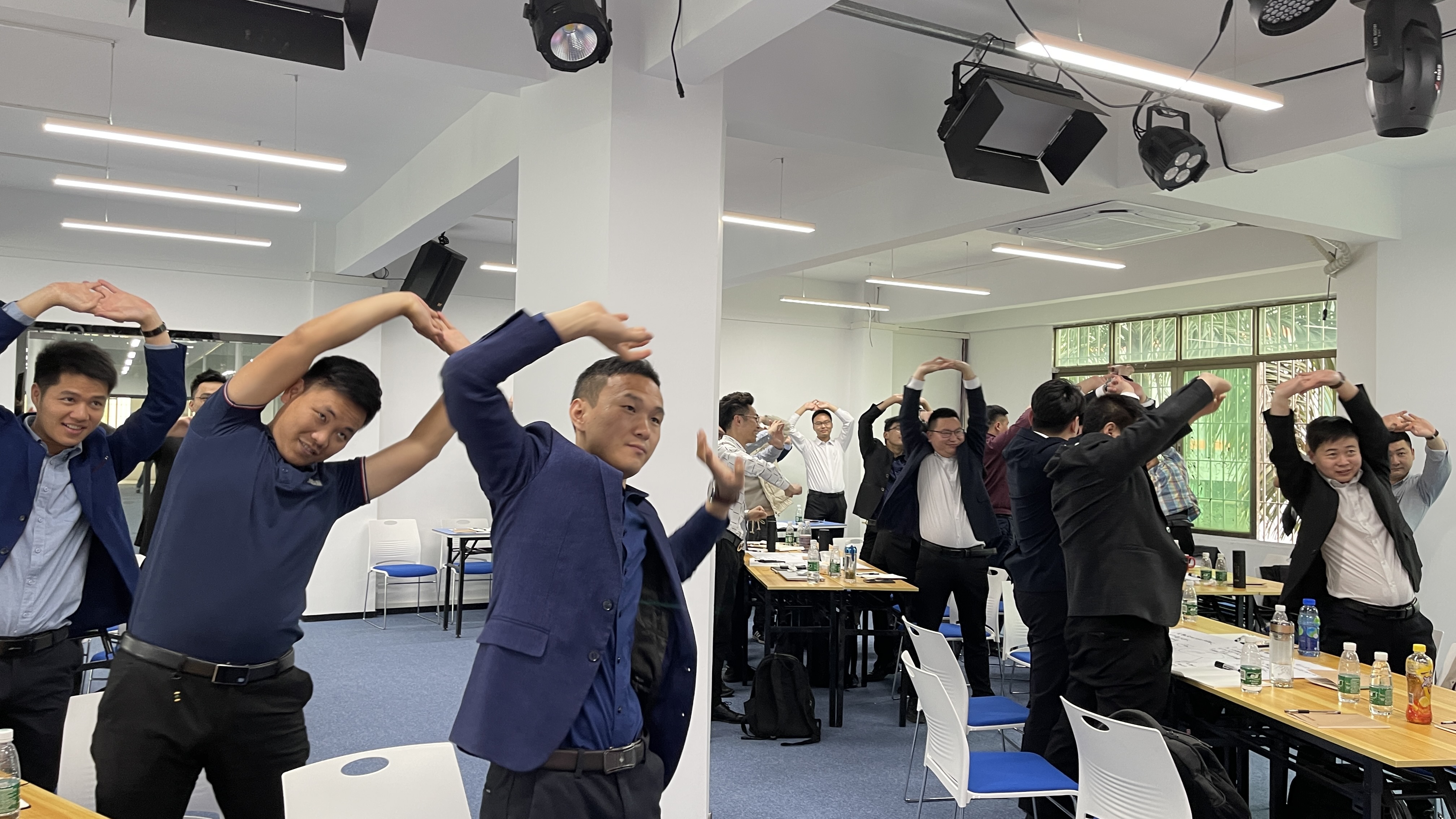 梁辉老师3月8-9号在广州讲授《狼性营销团队的建设与管理》公开课，圆满结束！ 