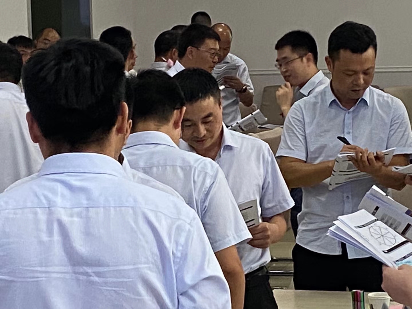 【邓雨薇老师】8月21日给成都某建筑工程公司讲授【 绩效与教练式管理】圆满结束