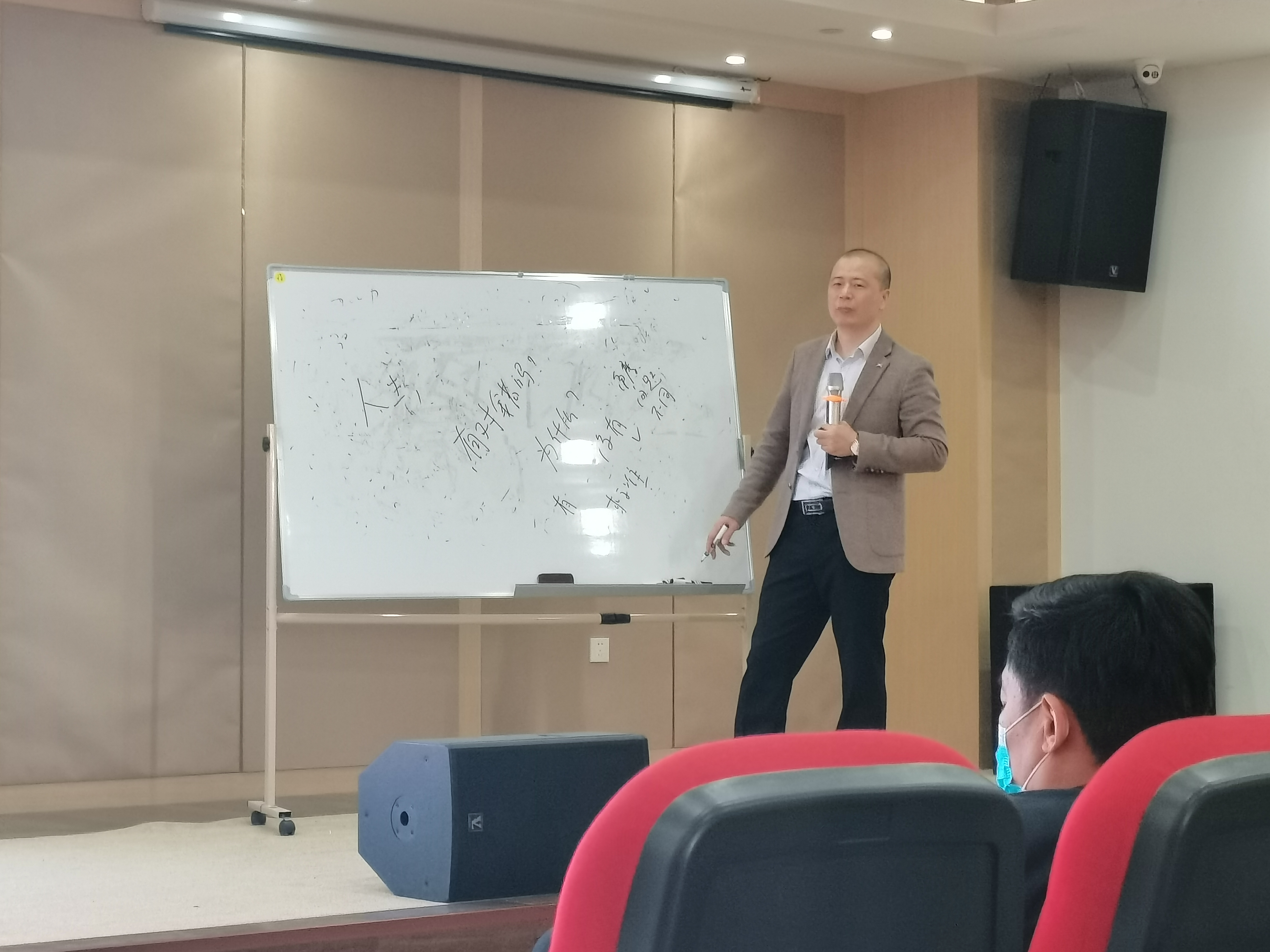 吴湘洪老师11月7日给中国邮政集团讲授《责任心与团队凝聚力》课程圆满结束！
