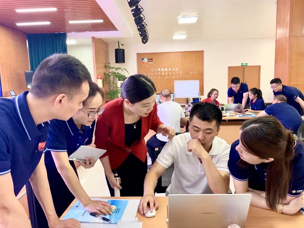 6月22-23日，黄俊敏老师为中粮油西部区内训师开展第二阶段项目
