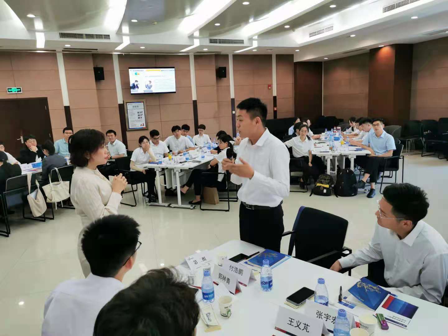 倪莉老师7月8日为浦发银行新员工分享《职业素养与金融消保解读》课程圆满结束！