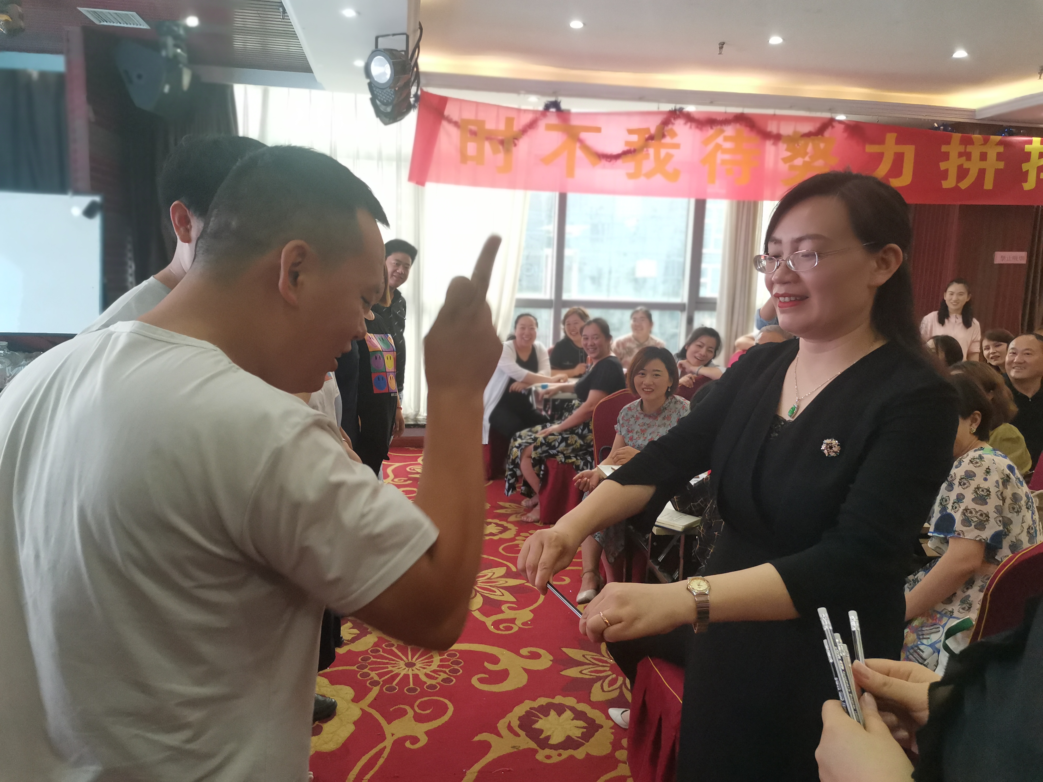 曾秋香老师一2021年6月27-28号在郑州X餐饮公司讲授《行动学习工作坊·中层管理能力提升》