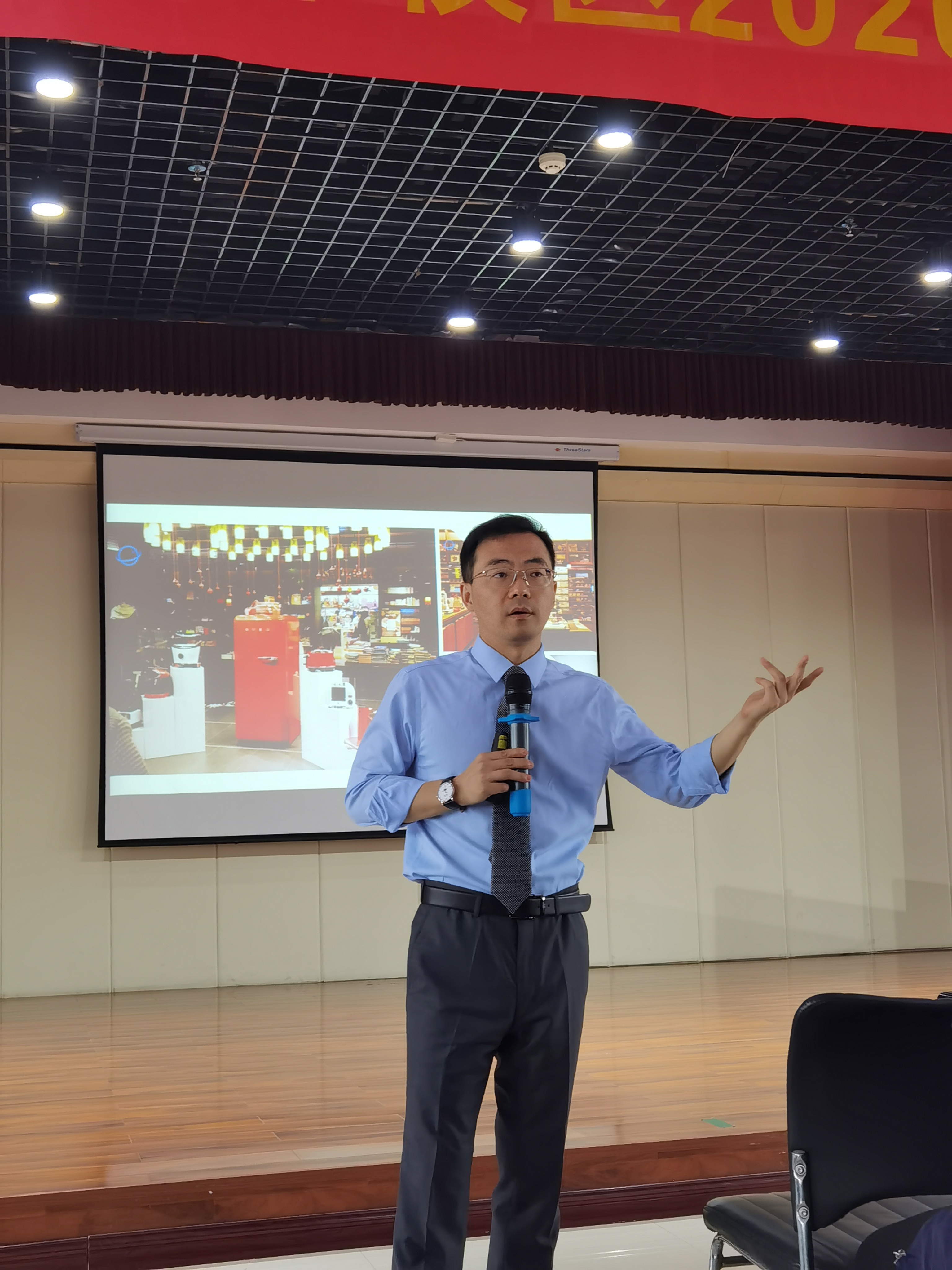 【刘影老师】5月16日受邀给某高端总裁班讲授《"奇思妙用"—销售全