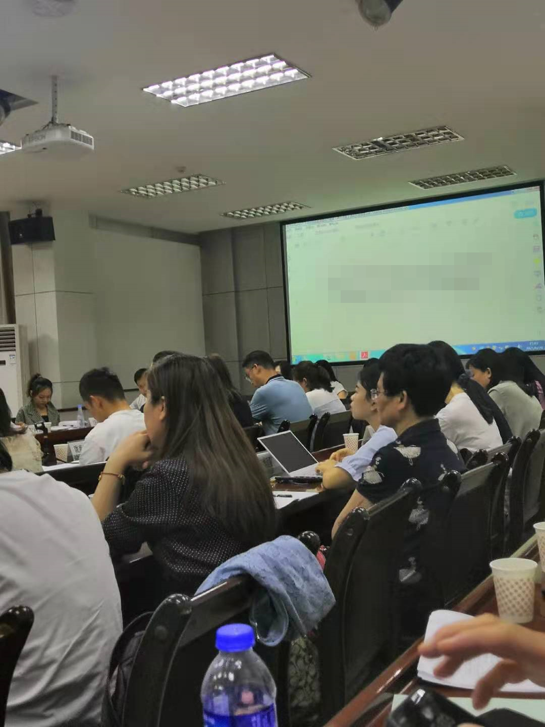 【刘畅老师】6月24日在兰州启动 国网甘肃省电力公司《人才培养项目启动会调研》。