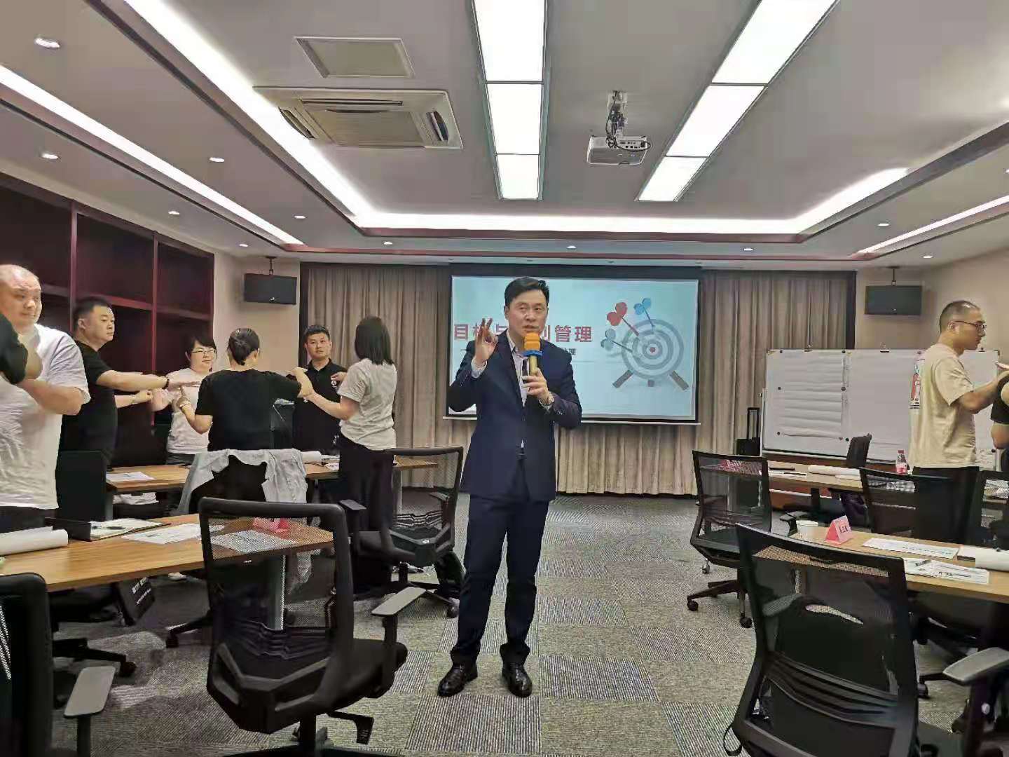 张雷老师6月19日在江苏讲授公开课《目标管理与计划》